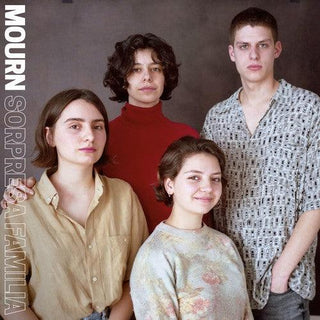 Mourn- Sorpresa Familia