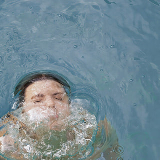 Eliza McLamb- Going Through It