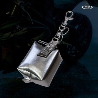 Love Race - MD Version - Limited - incl. Silver Pouch Keyring, Logo Nickel Keyring, 14pc Postcard Set, Holder, Lyric Paper, Sticker Pack + 2 Selfie Photocards (CD)