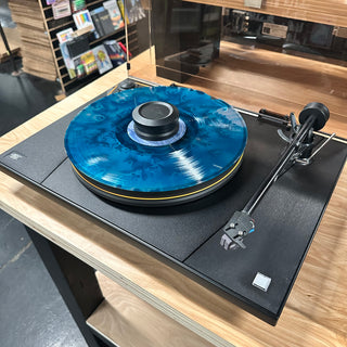 Mobile Fidelity UltraDeck Turntable w/ MasterTrack MM Cartridge, Dust Cover & MoFi Super HeavyWeight Record Weight