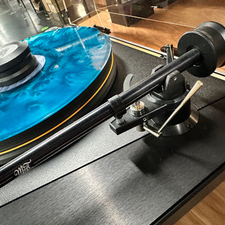 Mobile Fidelity UltraDeck Turntable w/ MasterTrack MM Cartridge, Dust Cover & MoFi Super HeavyWeight Record Weight