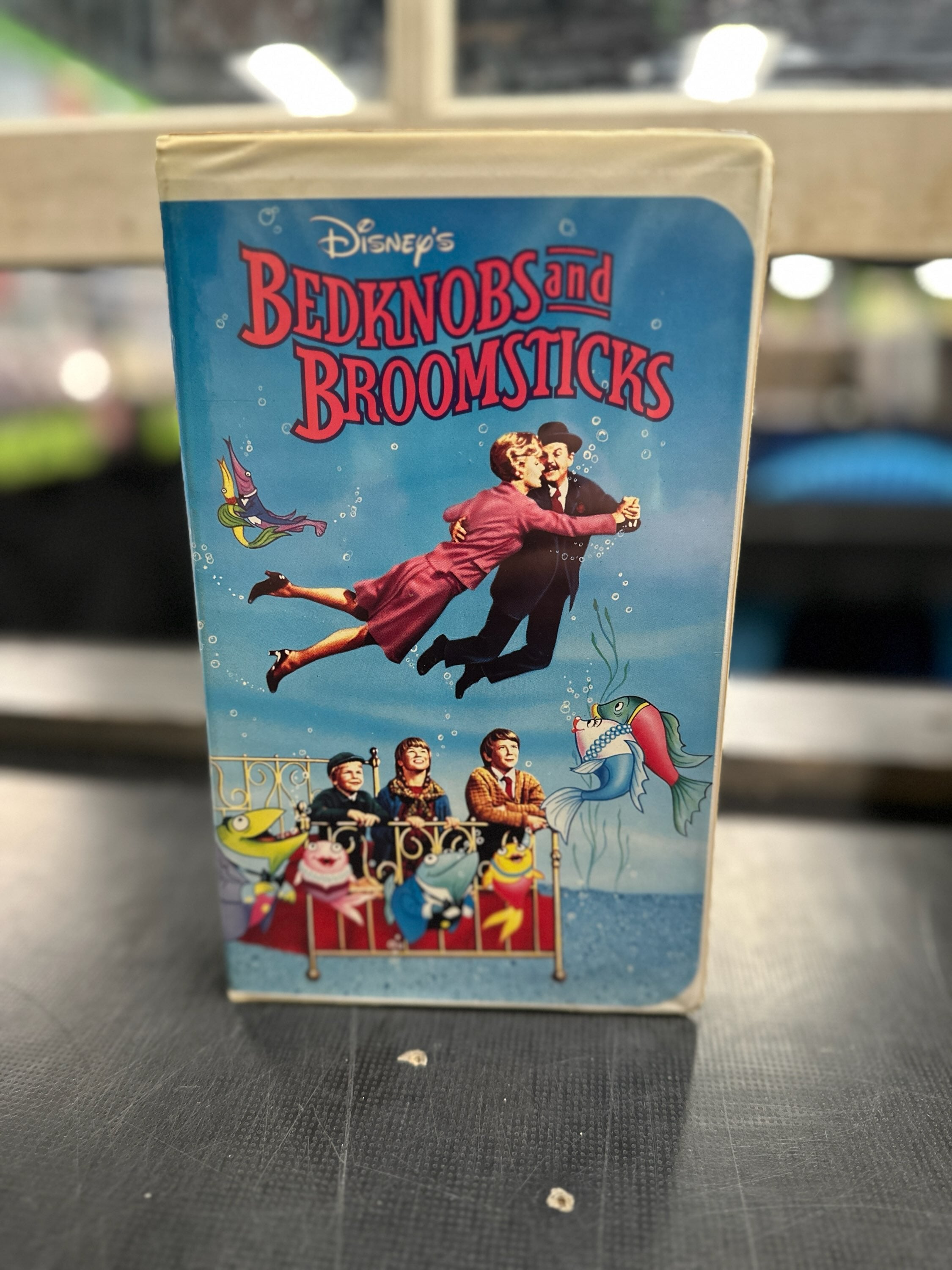 Bedknobs Broomsticks (Clamshell Case)